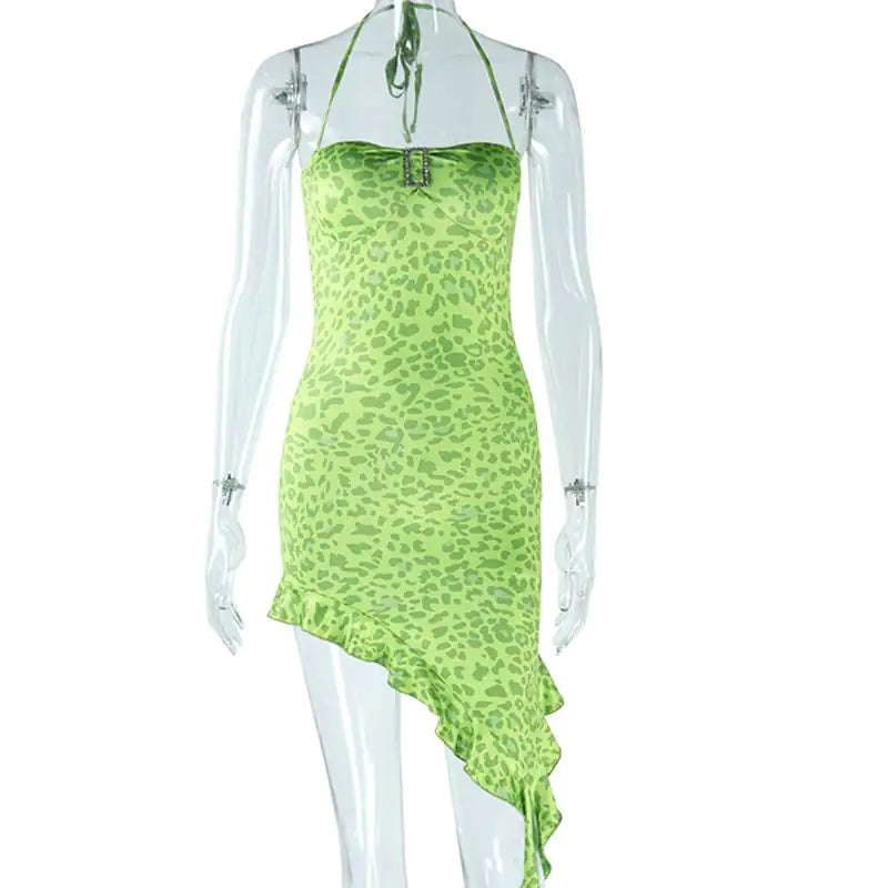 Vestido halter con volantes y hombros descubiertos para mujer