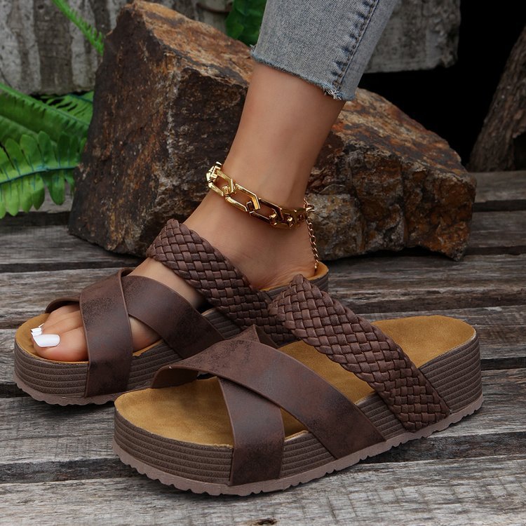 Fashionable Women's Beach Sandals with Thick Soles