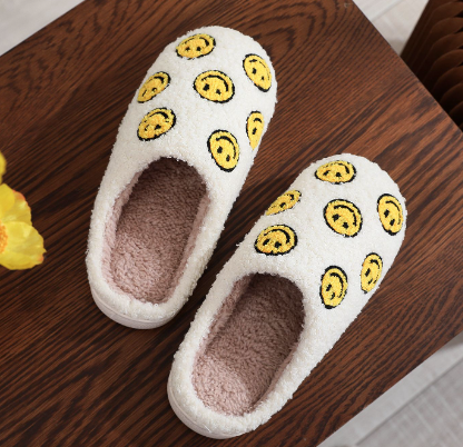 Cozy Cartoon Smile Plush Slippers for Couples (One Pair)