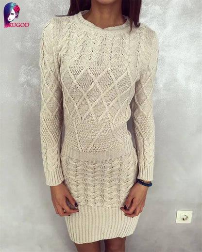 Knit Long Sleeve Dress with Round Neck Design
