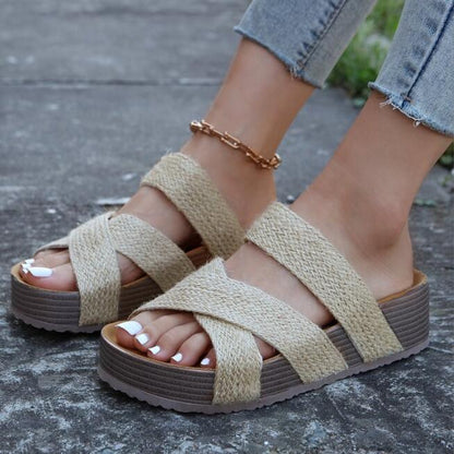 Fashionable Women's Beach Sandals with Thick Soles