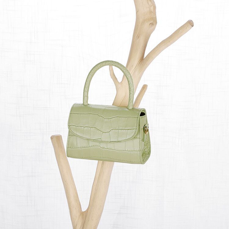 Fashionable Crocodile Pattern Leather Handbag