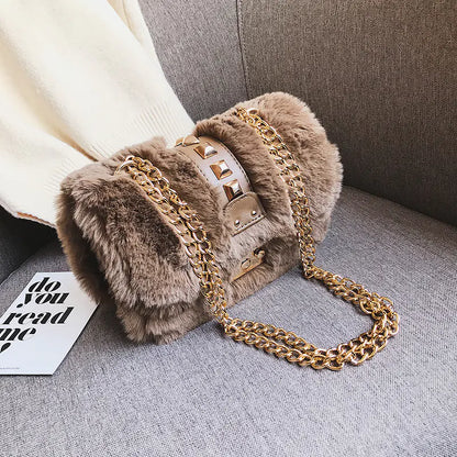 Bolso de hombro cruzado de felpa a la moda