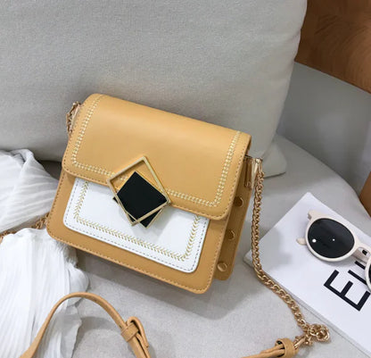 2019 Fashionable Chain Crossbody Bag and Small Purse