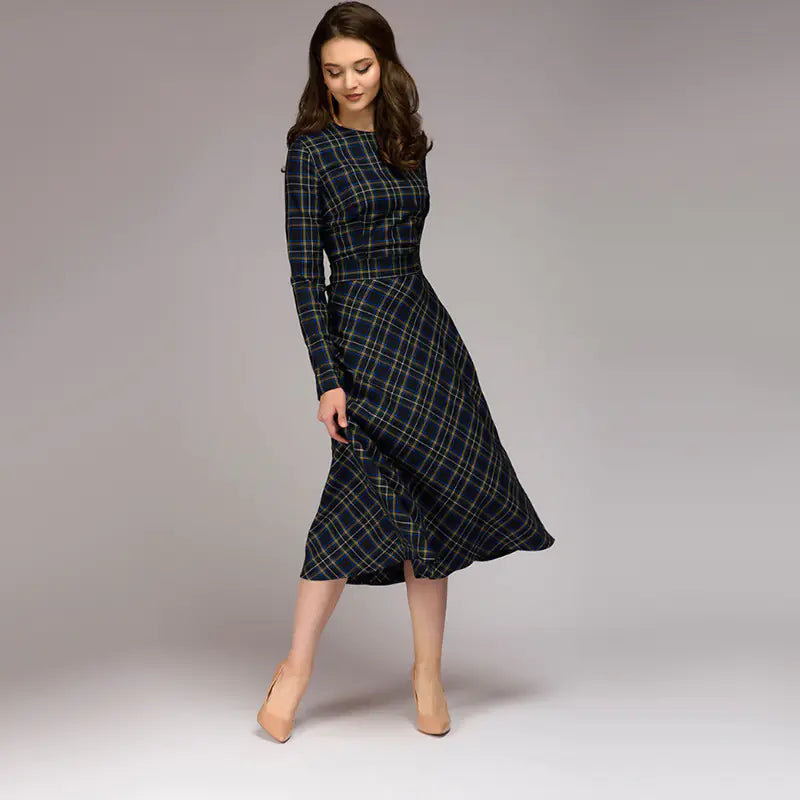 Long Sleeve Round Neck Dress with Elegant Checkered Belt