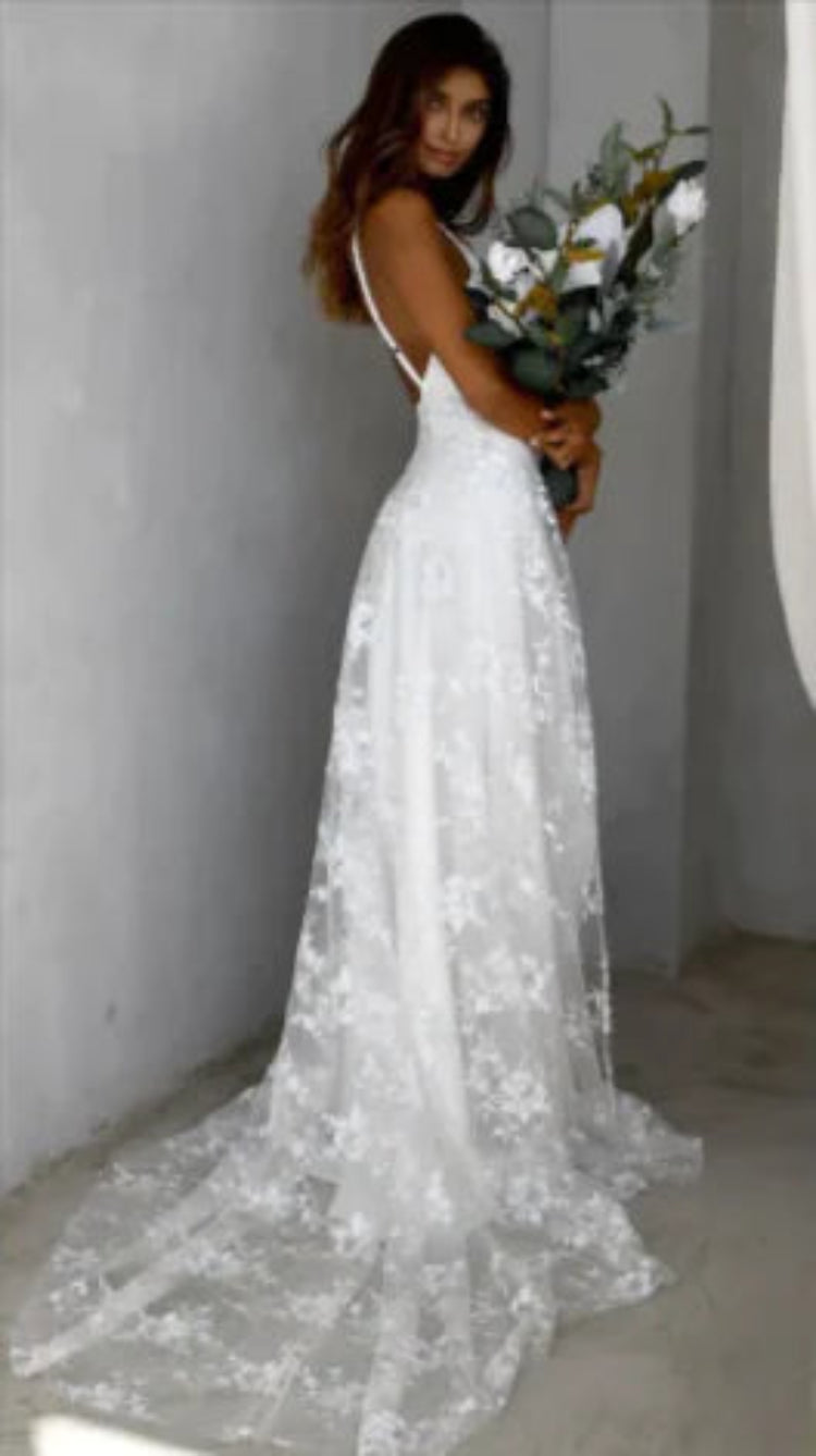 Spitzen-Maxikleid mit V-Ausschnitt