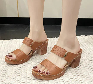 Versatile Casual Summer Sandals with Chunky Heels (One Pair)