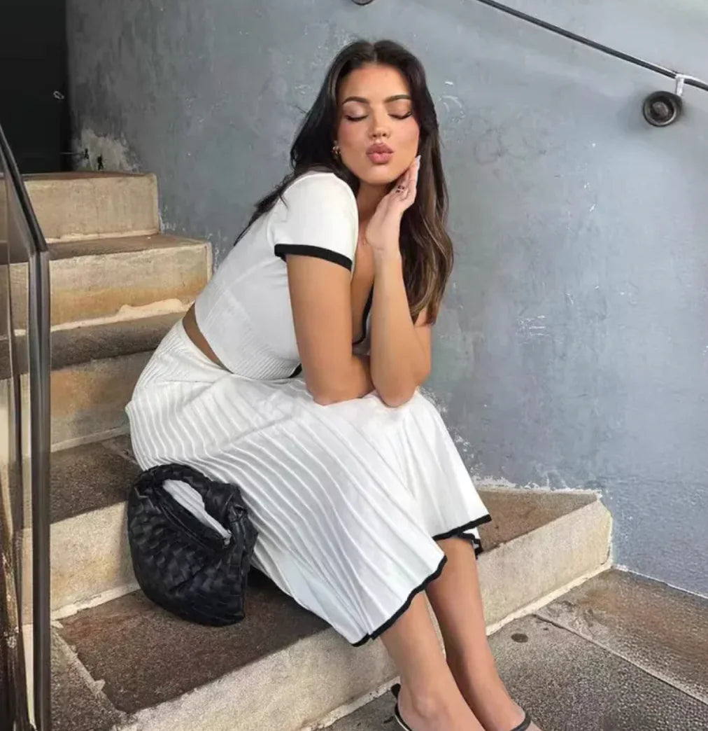 V-Neck Slim Knit Pleated Dress Set