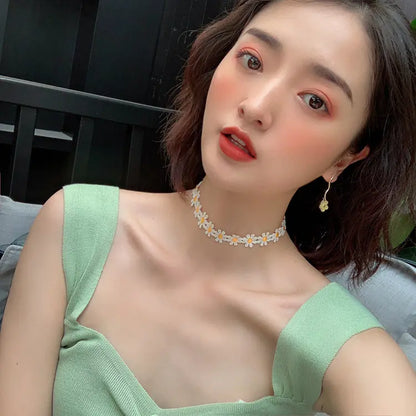 Daisy Lace Flower Choker Necklace for Women