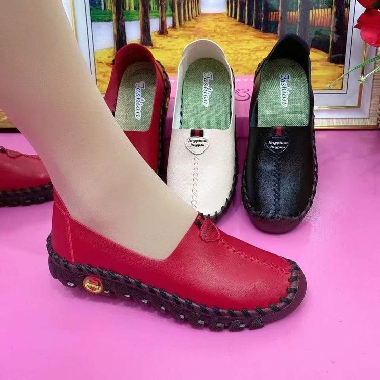 Comfortable Women's Casual Flat Leather Shoes for Daily Use