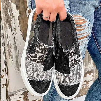 Women's Casual Snake Print Canvas Shoes with Thick Sole