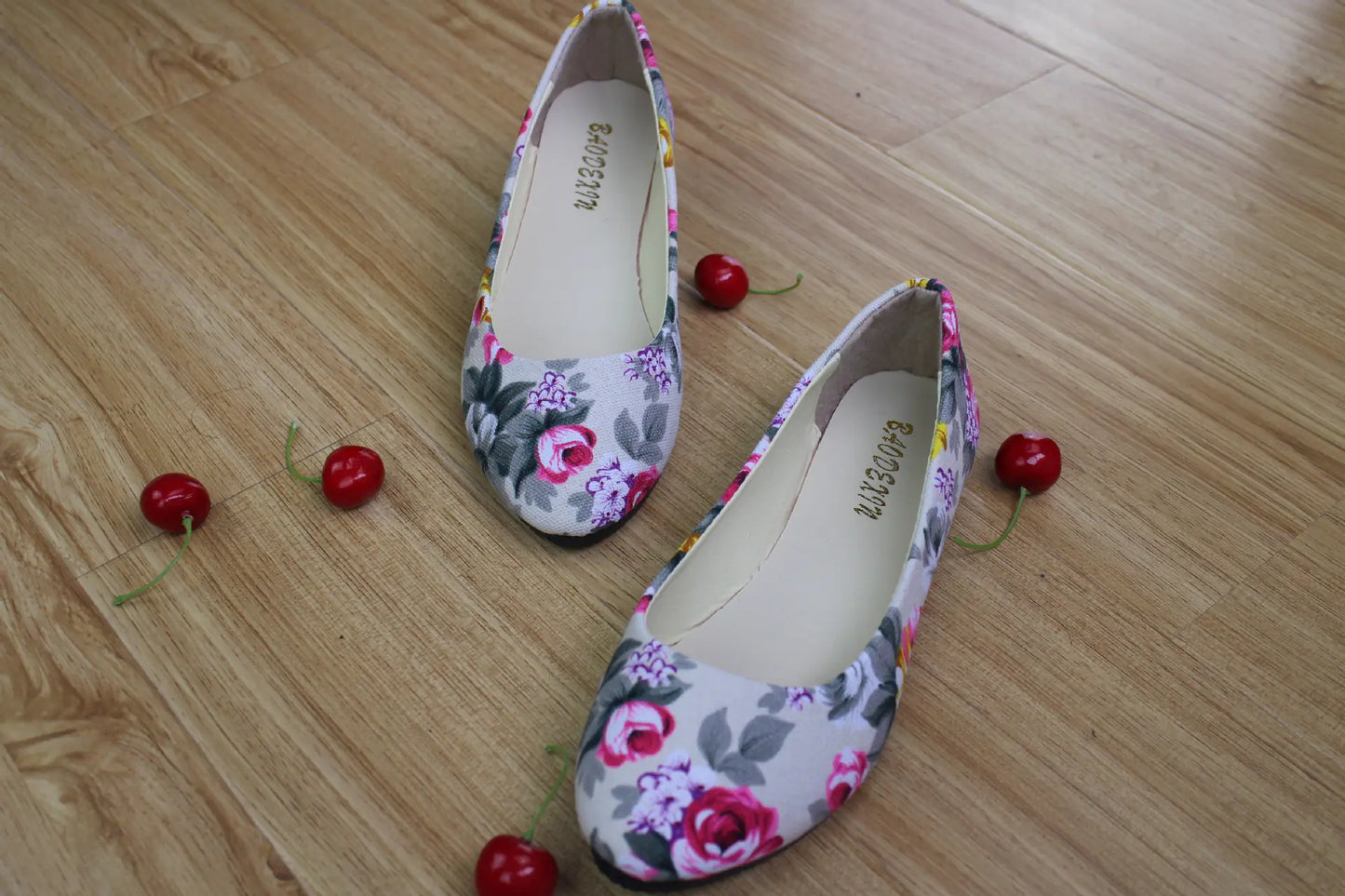 Summer Women's Flat Canvas Shoes with Roses
