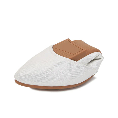 Spitz zulaufende flache Schuhe für Studenten