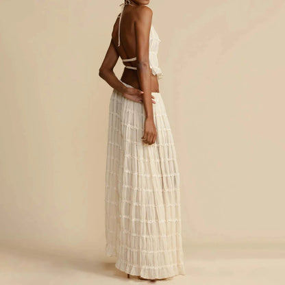 Neckholder-Top & Plissierter Maxirock